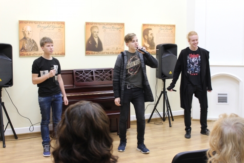 12 октября в усадьбе Знаменское-Губайлово состоялась концертная программа "Листопад", проводимая в рамках проекта "Музыкальная шкатулка"