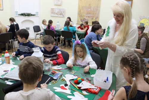 21-22 декабря в Культурно-выставочном комплексе «Знаменское – Губайлово» уже в третий раз состоялся благотворительный семейный фестиваль «Дом, в котором живет счастье»