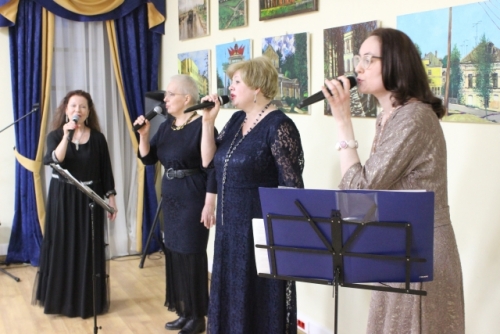 6 марта в Культурно-выставочном комплексе "Знаменское-Губайлово" состоялся концерт "Предчувствие весны" вокальной студии "Ларец"