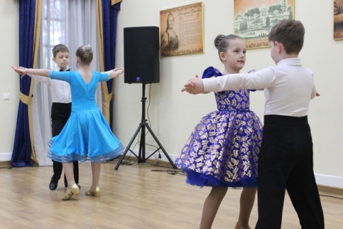 3 апреля в Культурно-выставочном комплексе "Знаменское-Губайлово" состоялась концертная программа "Танцевальный этюд" студии бального танца "Дилайт"
