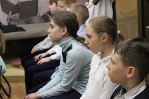 12 апреля в Культурно-выставочном комплексе "Знаменское-Губайлово" прошла интерактивная программа для детей, посвящённая Дню космонавтики "Космическая"