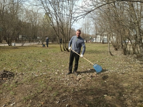 16 апреля сотрудники МАУК КВК "Знаменское-Губайлово", вместе с подрядными организациями, провели субботник на территории усадьбы