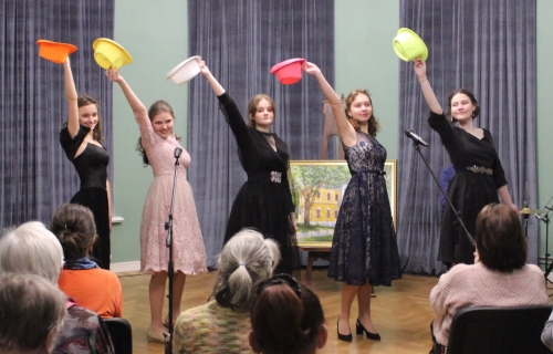 27​ февраля​ в Главном доме усадьбы Знаменское-Губайлово состоялся концерт​ "Счастлив тот, в ком детство есть"