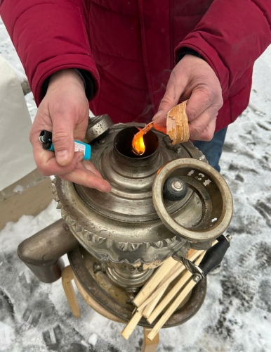 8 декабря 2024 года в Главном доме Усадьбы Знаменское-Губайлово состоялось Закрытие выставки Екатерины Ульяновой «Дом с самоваром. Живопись и коллекция».