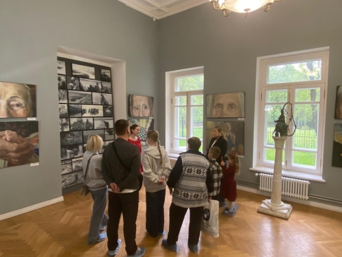 «Прогулку через эпохи» совершили участники экскурсии Полины Кузьминой «Историческое путешествие».