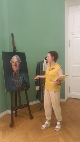 Исторические прогулки по Усадьбе провела 8 июля экскурсовод Полина Кузьмина.