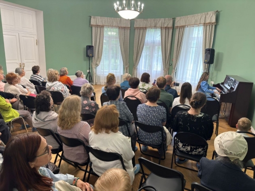 Концерт «Лето. Музыка. Любовь» подарил зрителям вечер вдохновения и красоты