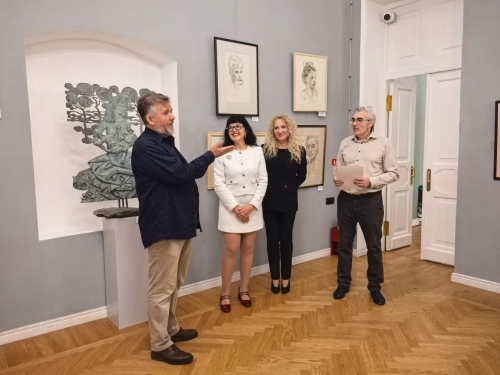 Выставка «Две стихии»: искусство, наполненное гармонией